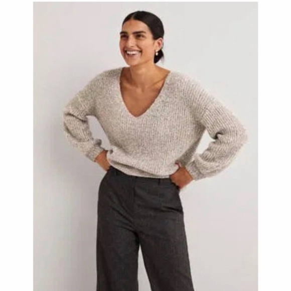 Boden Sweaters - Boden Oversized V Neck Cable Knkt Pullover Cream Metallic Sweater Size 14
